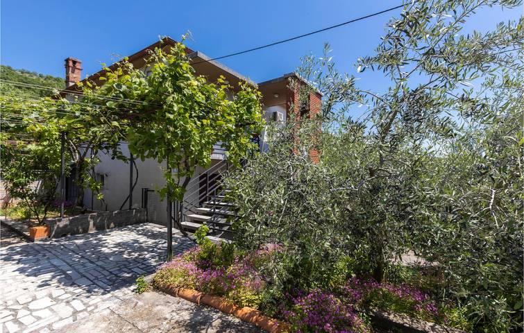Ferienwohnung für 5 Personen, mit Terrasse und Garten - 1