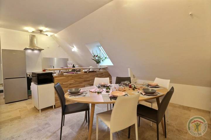 Gîte pour 5 personnes, avec terrasse à Chavagne - 2