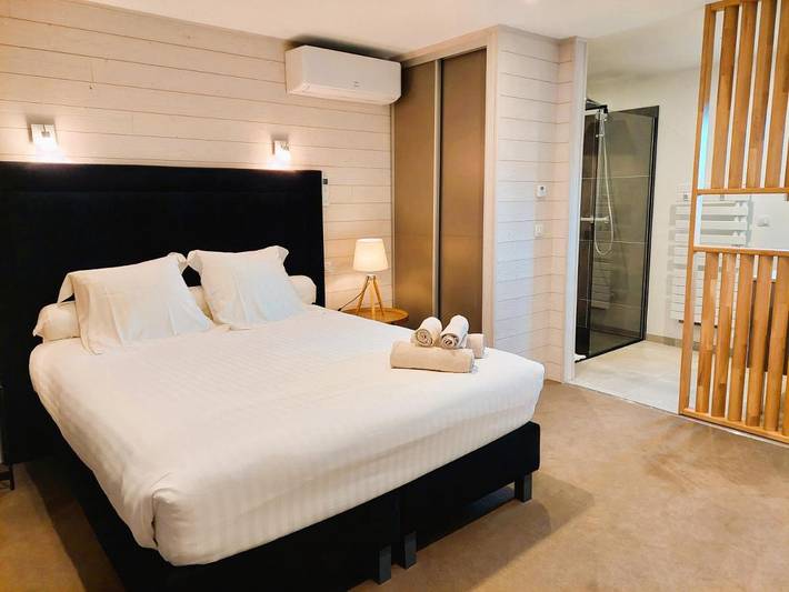Hôtel pour 4 personnes, avec jardin et vue ainsi que sauna et piscine, animaux acceptés à Ménilles - 4