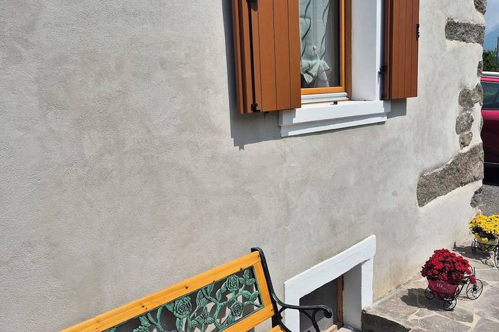 Casa vacanza per 7 persone, con giardino in Comano Terme