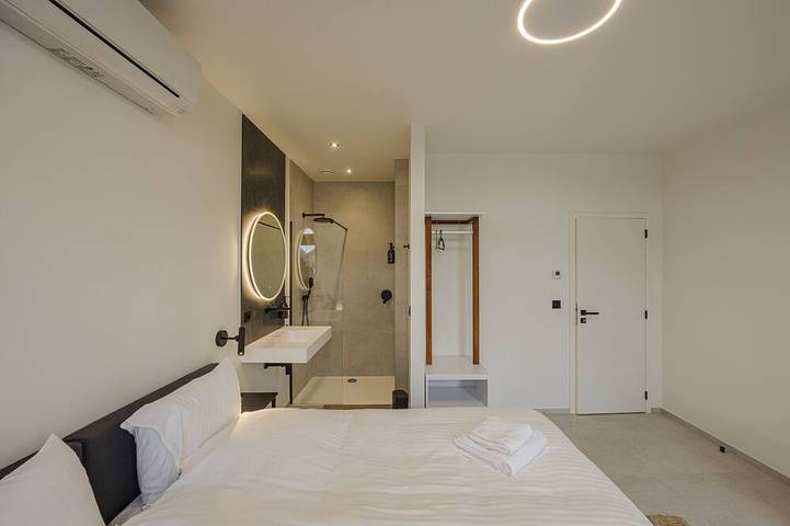 Ferienhaus-Eigenes Badezimmer in Chimay, Hennegau