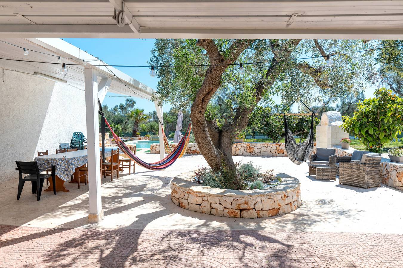 Villa "Il Canto Della Cicala" con terrazza privata, giardino, piscina e aria condizionata in San Vito dei Normanni, Salento