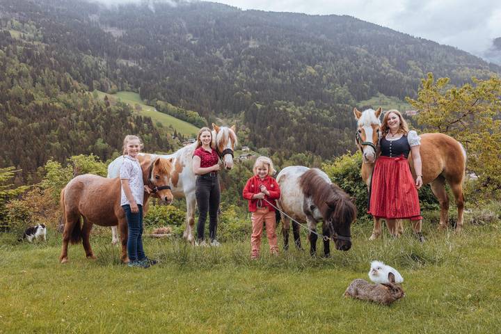 Ferienwohnung für 5 Personen, mit Ausblick und Terrasse sowie Garten