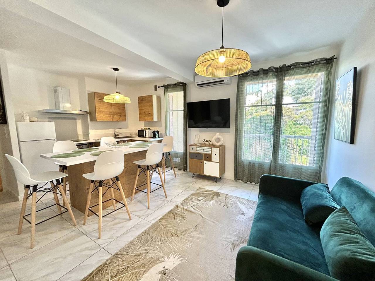 Apartamento entero, Apartamento 2 piezas cerca del centro y playa, climatizado, con aparcamiento in Ajaccio, Region de Ajaccio