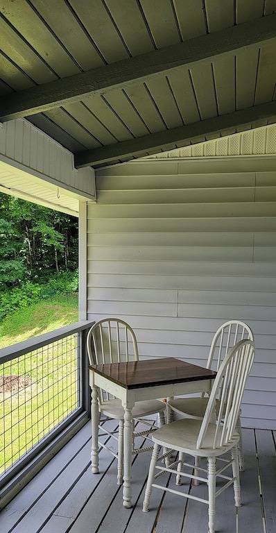 Fresh renovations & beautiful mountain views! Dog friendly, large fenced yard! in Blue Ridge Parkway, Haywood County