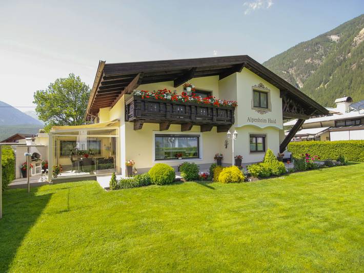 Ferienwohnung für 6 Personen, mit Balkon und Garten in Längenfeld