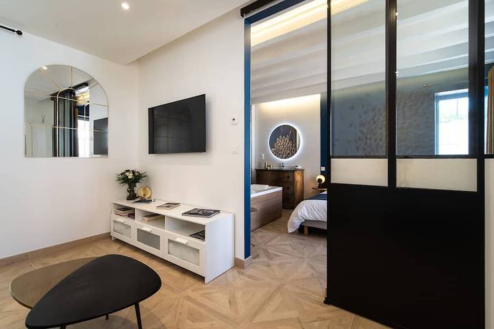 Location de vacances pour 3 personnes, avec piscine ainsi que terrasse et jardin à Francueil - 2