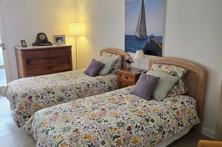 Gîte pour 6 personnes, avec piscine et jardin dans Theatre De La Licorne - 3