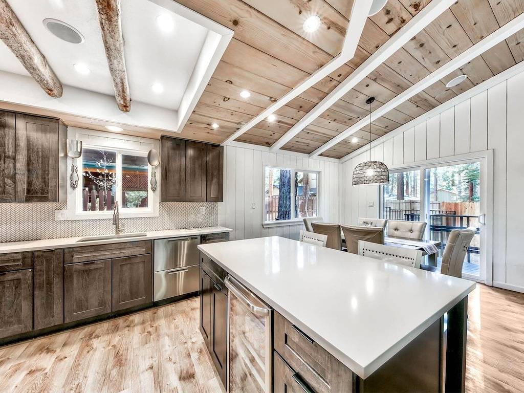 Modern Inspiration, Elegant Decor, Close to Ski, Pet Friendly -Designer’s Den in Heavenly