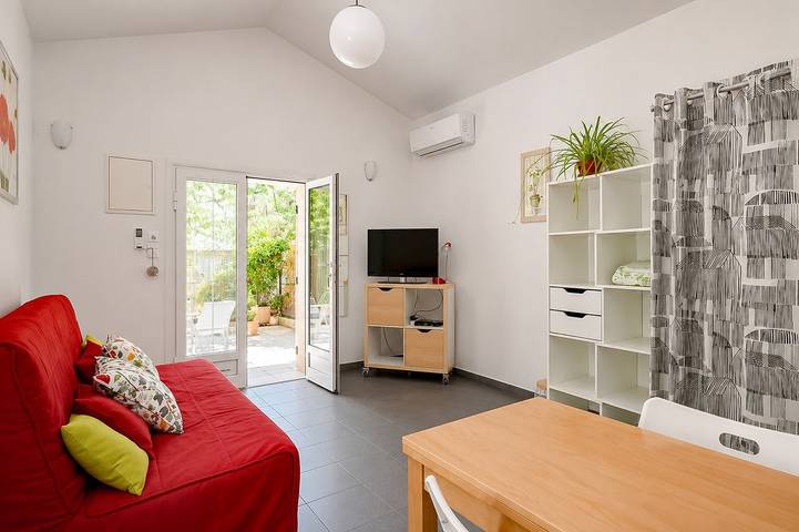 Ganzes Studio, Studio Le marronnier – Ruhiges, helles Studio mit Terrasse im Grünen in Meyreuil, Mittelmeerküste (Frankreich)