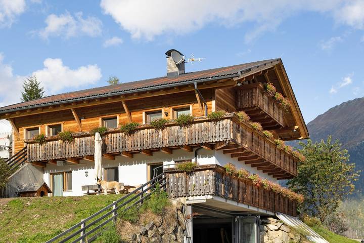 Appartamento intero, Appartamento "Oberhof Panorama" con vista sulle montagne, balcone e Wi-Fi in Vallarga, Vandoies