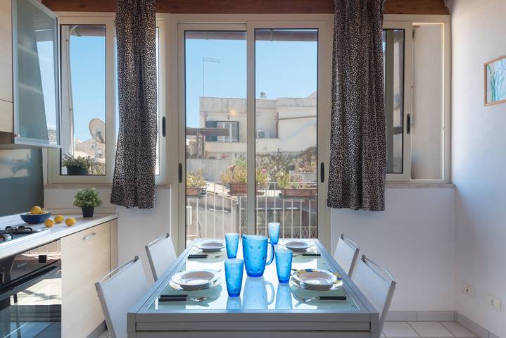 Appartamento intero, Aretusa Apartment with Terrace by Wonderful Italy in Spiaggetta di Cala Rossa, Siracusa