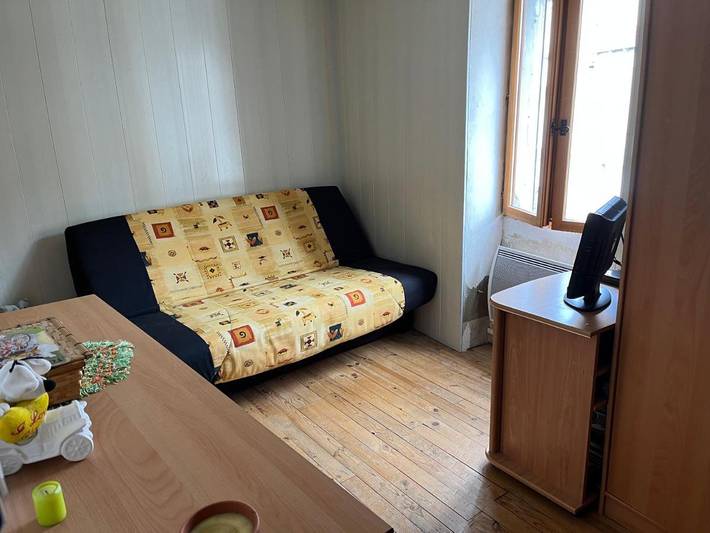 Location de vacances pour 6 personnes, avec terrasse, animaux acceptés à Sayat - 2