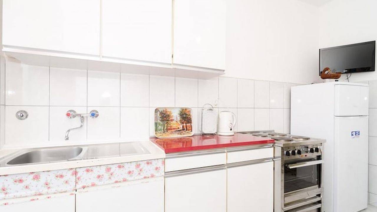 Ganze Ferienwohnung, Ferienwohnung für 5 Personen mit Terrasse in Trpanj, Peljesac