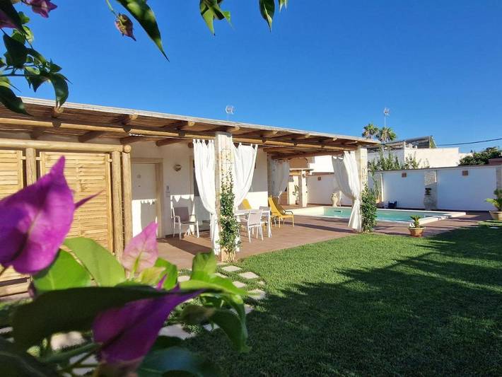 Location de vacances pour 6 personnes, avec jardin ainsi que piscine et vue à Conversano - 3