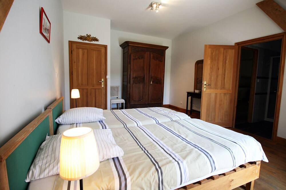 Château, jusqu'a 19 pers, \n9 s de bain, piscine ,  Beauval, espace, silence in Thésée, Sologne