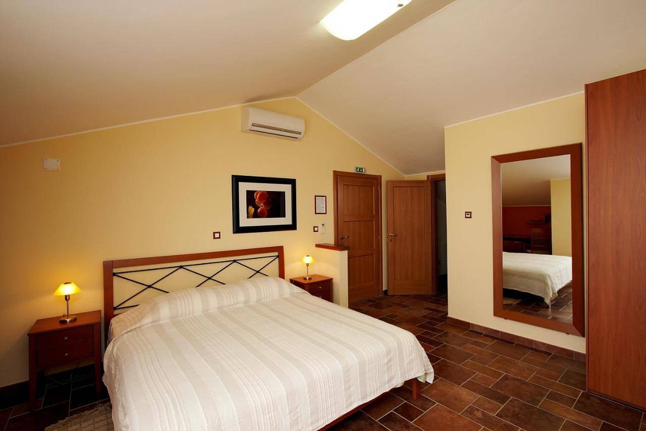 Guesthouse ''Barboska'' - big outdoor swimming pool & private tennis court in Barbariga, Côte Sud d'Istrie