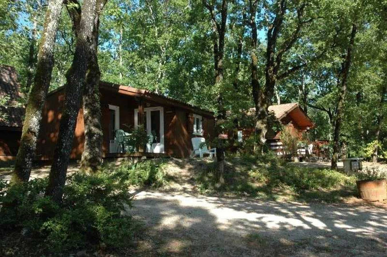 Chalet 3 étoiles - Piscine in Saint-Cirq-Lapopie, Causses du Quercy Regional Nature Park