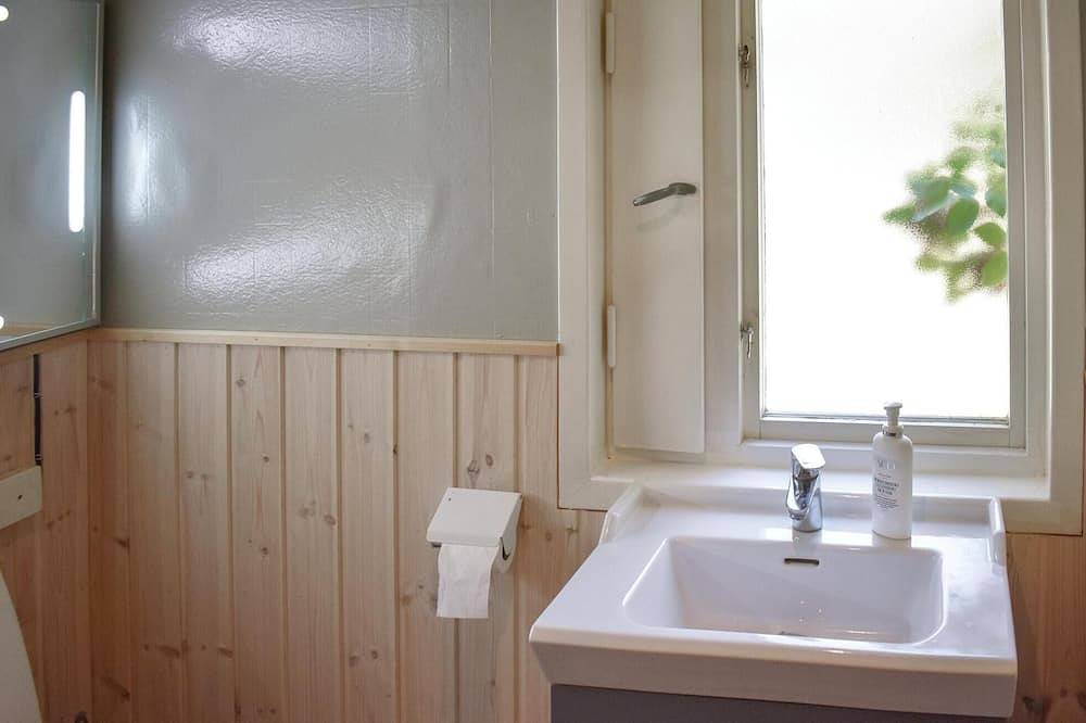 Accogliente casa a Djurhamn con Wifi in Vindo