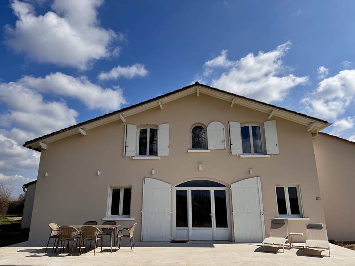 Location de vacances pour 7 personnes, avec jacuzzi et jardin à Saint-Sulpice-de-Faleyrens