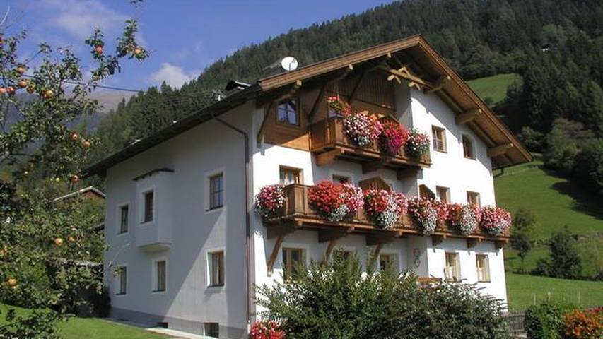 Ferienwohnung für 6 Personen, mit Garten und Balkon, kinderfreundlich - 1