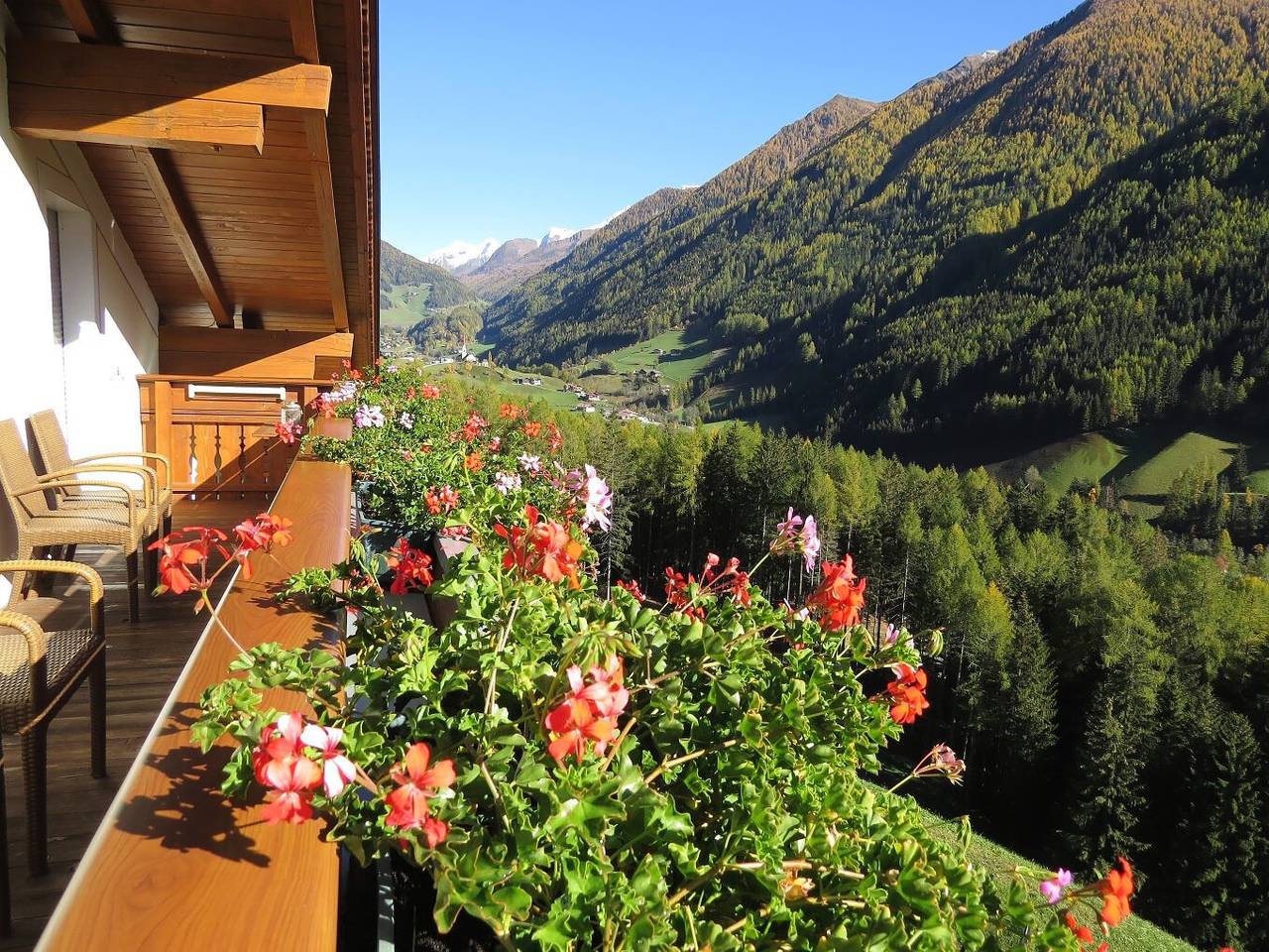 Ganze Wohnung, Ferienwohnung "Voppichlhof Alpenrose" mit Bergblick, Gemeinschaftsgarten und Wlan in San Giacomo, Ahrntal