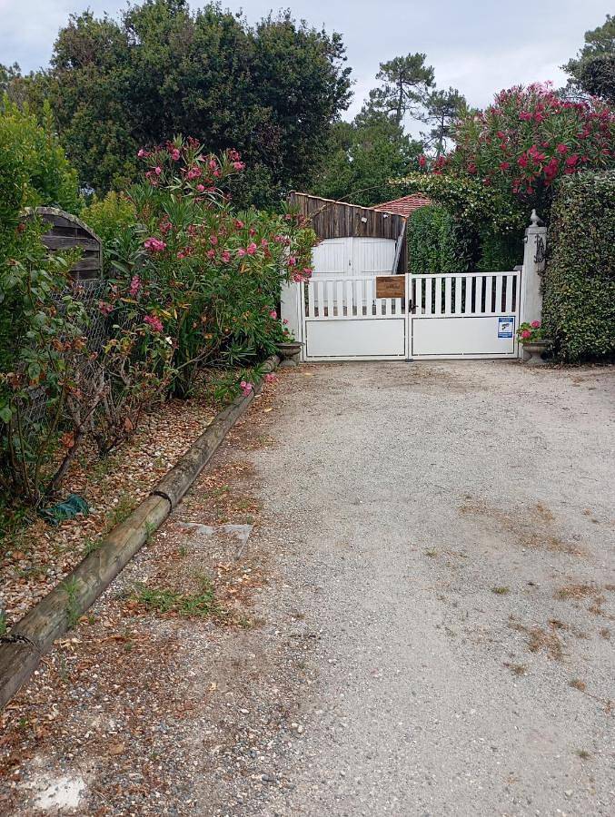 Location de vacances pour 2 personnes, avec terrasse ainsi que jardin et vue à Vendays-Montalivet - 2