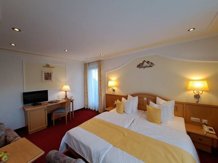 Schedlers Löwenhotel Garni*** - Doppelzimmer Komfort mit Balkon in Bregenzerwald (Vorarlberg), Alberschwende