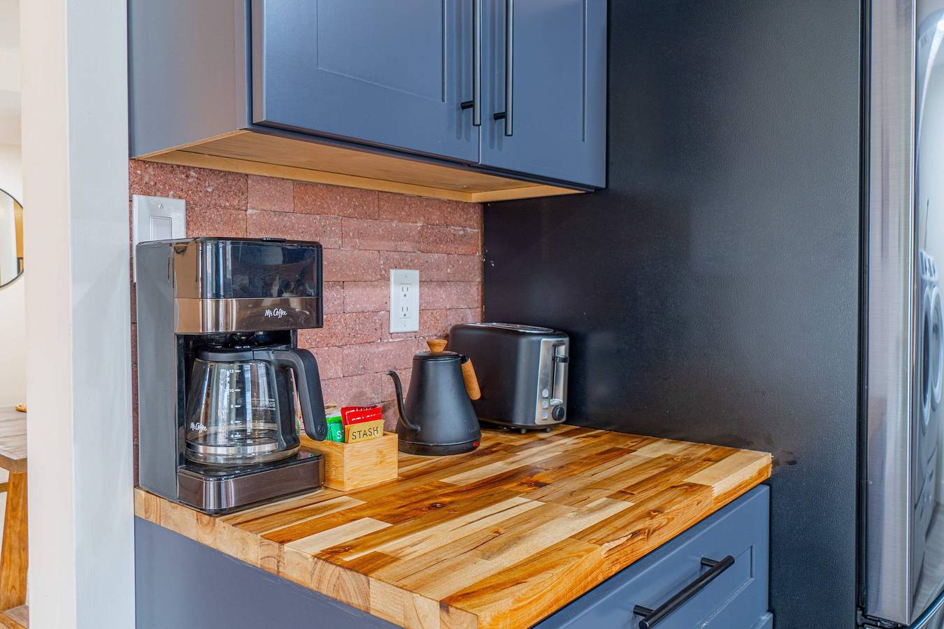 Cozy Family Haven in Sparks - Pet Friendly - Fenced Yard in Sparks, Nevada