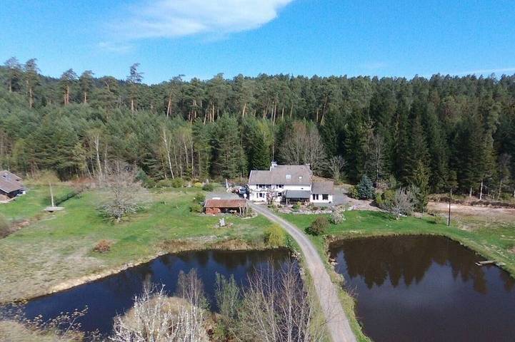 Location de vacances pour 10 personnes, avec terrasse ainsi que jardin et piscine dans Saint-Remy