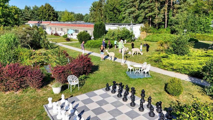 Ferienpark für 4 Personen, mit Pool und Whirlpool sowie Sauna und Garten, kinderfreundlich - 1