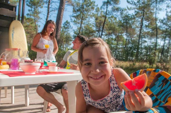 Location de vacances pour 4 personnes, avec terrasse ainsi que piscine et vue dans Lac de Lacanau - 3