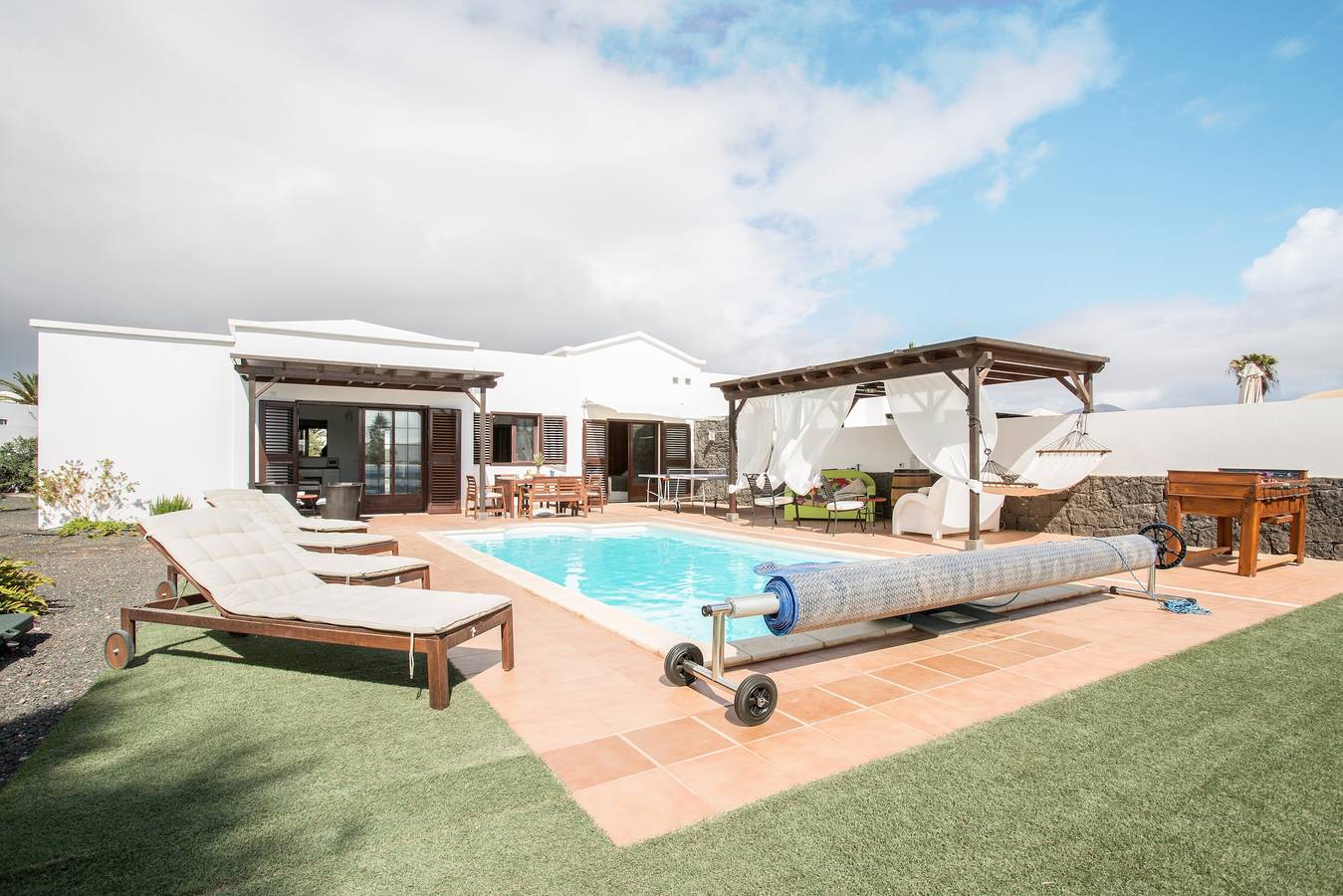 Villa Kodotoma avec vue sur la mer, Wi-Fi haut débit, jardin, terrasses et piscine. in Playa Blanca, Yaiza
