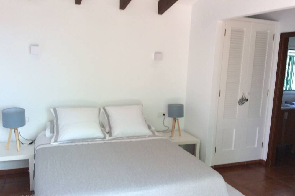 Beautiful 3 Bedroom Villa with Private Pool & Sea Views in Binisafua, Sant Lluís