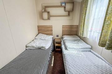 Bungalow for 8 People in Waveney District, Suffolk, Photo 4