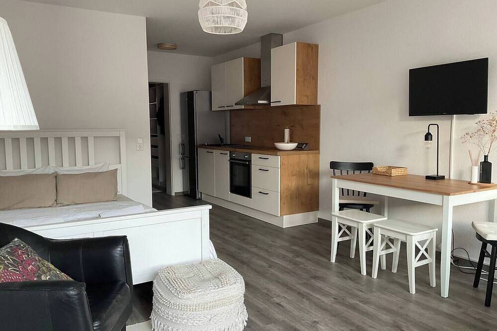 Ganze Wohnung, Renoviertes Loft mit Parkplatz und Balkon in Lörrach, Südschwarzwald