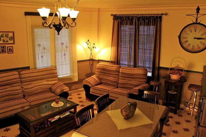 Location de vacances pour 10 personnes, avec vue ainsi que terrasse et piscine, animaux acceptés à Carcabuey - 2