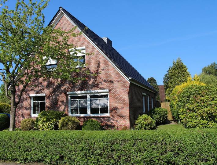 Ferienhaus für 6 Personen, mit Terrasse und Garten in Hage