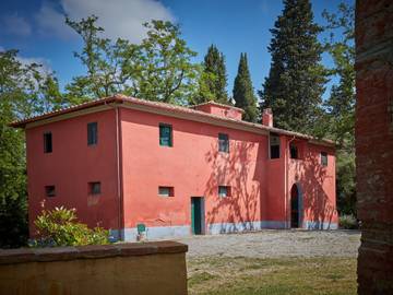 Gîte pour 6 personnes, avec piscine et jardin, animaux acceptés dans Ghizzano