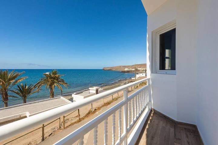Gîte pour 6 personnes, avec Balcon ainsi que Terrasse et Vue à La Lajita