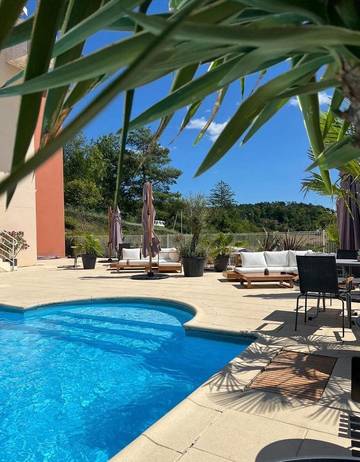 Hôtel pour 3 personnes, avec jardin et piscine à Essoyes