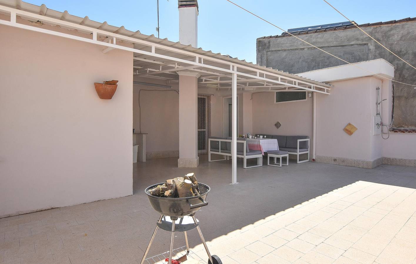 Ganze Ferienwohnung, Sonnige Terrassenwohnung 1,5 km vom Strand El Pam Pam entfernt in Trappeto, Palermo Provinz