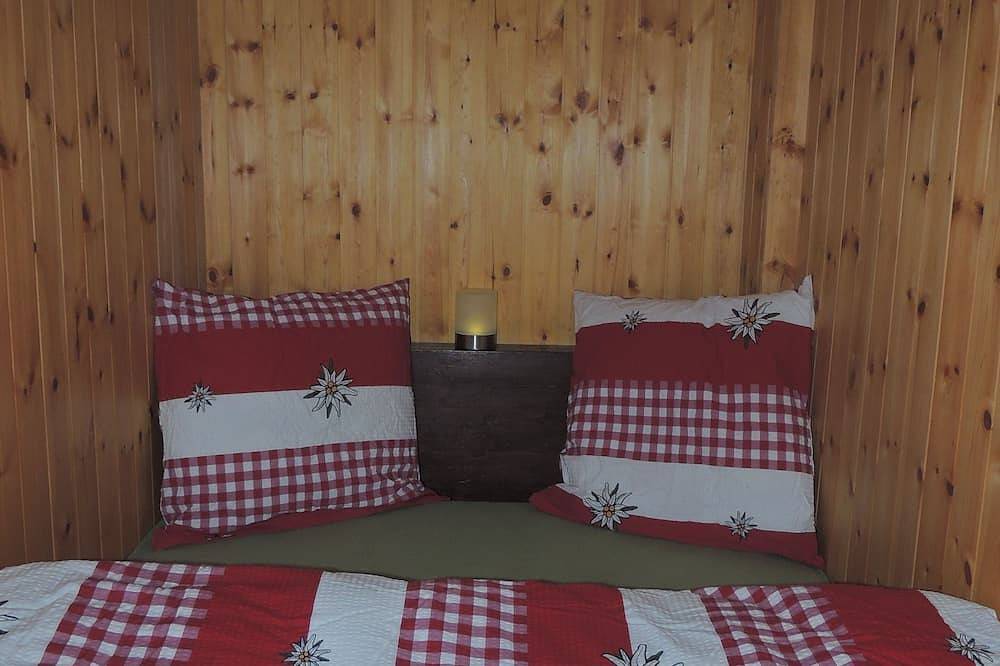 Lovingly furnished Alphüttli in Wilderswil, Meer van Thun