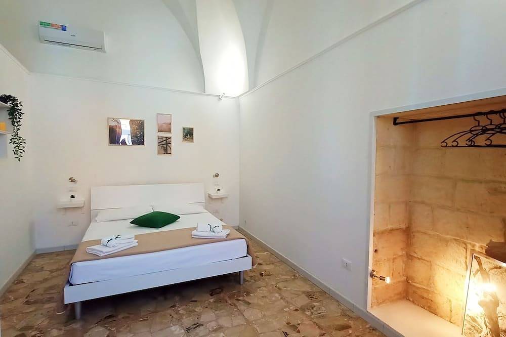 Spacious house in a quiet hamlet near the sea: 2bedrooms, 2bathrooms and garden in Borgagne, Melendugno