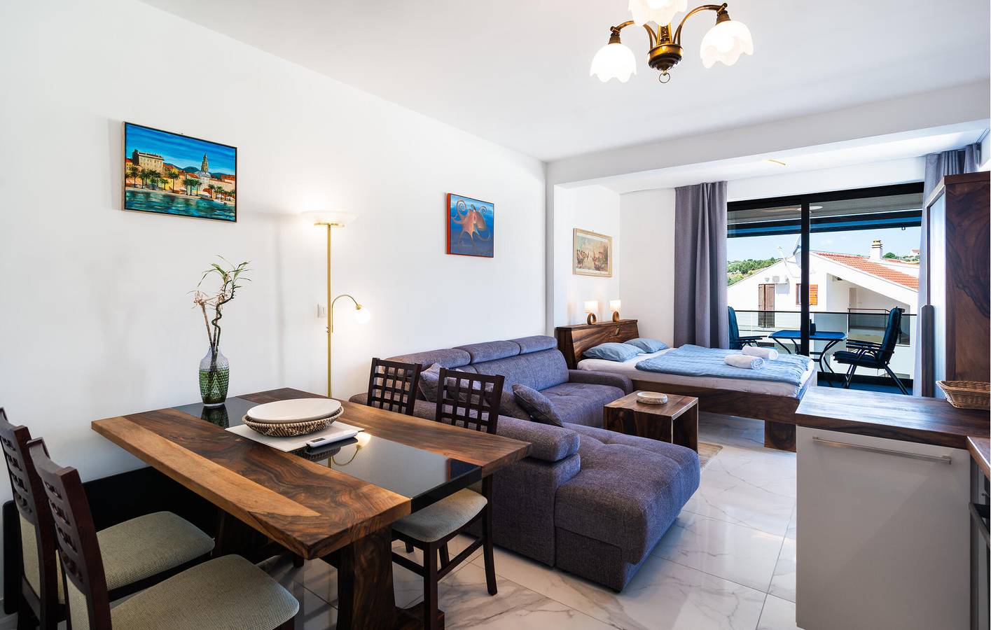 Ganze Ferienwohnung, Apartment mit Meerblick, Terrasse, Parkplatz und WLAN, 700 m vom Strand entfernt in Sutivan, Brac