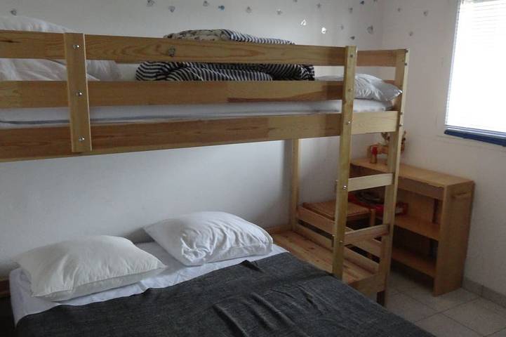 Gîte pour 4 personnes, avec terrasse et piscine dans Plage du pont tournant - 2