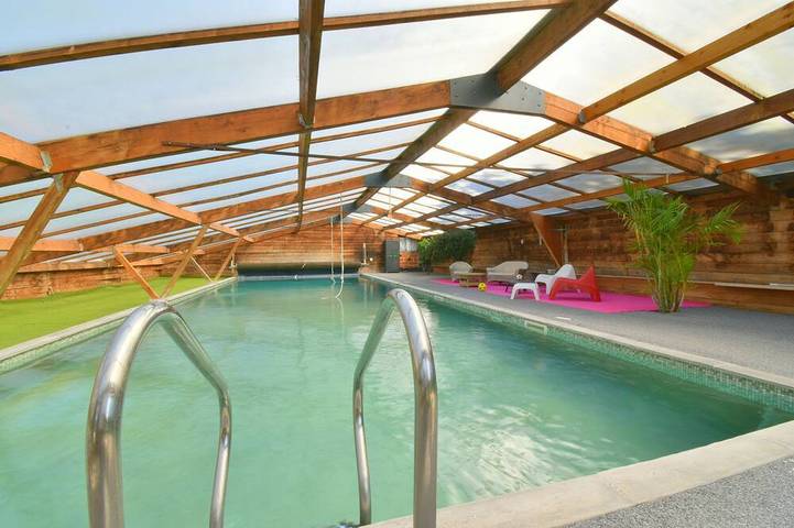 Location de vacances pour 21 personnes, animaux acceptés à Lignières