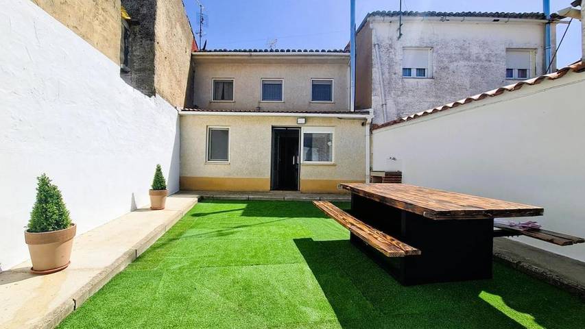 Holiday home for 9 people, with garden - 1