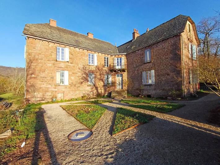 Chambre d’hôte pour 2 personnes, avec terrasse et jardin à Saint-Cyprien-sur-Dourdou