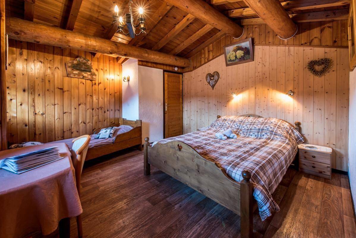 Ganze Wohnung, Ferienwohnung "Le Rhododendron" mit Bergblick, Gemeinschaftsgarten & Wlan in La Plagne, Bellentre